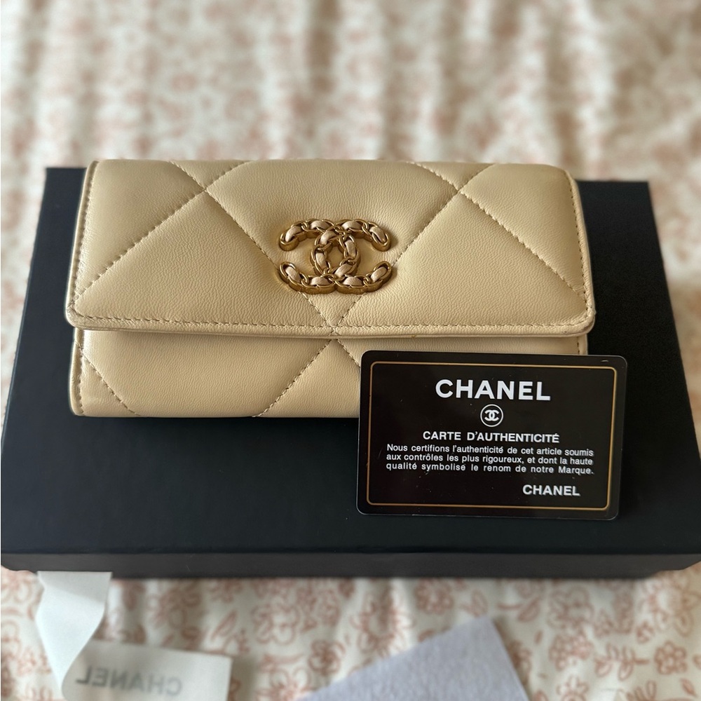 Chanel Cream Quilted Leather Wallet